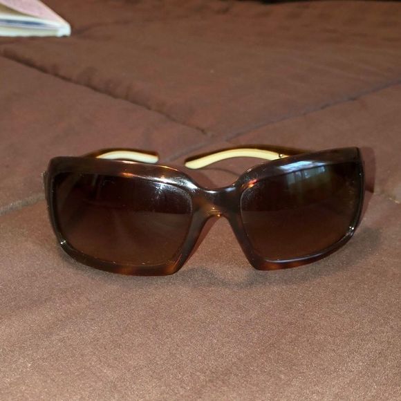 Prada sunshades - Picture 4 of 12